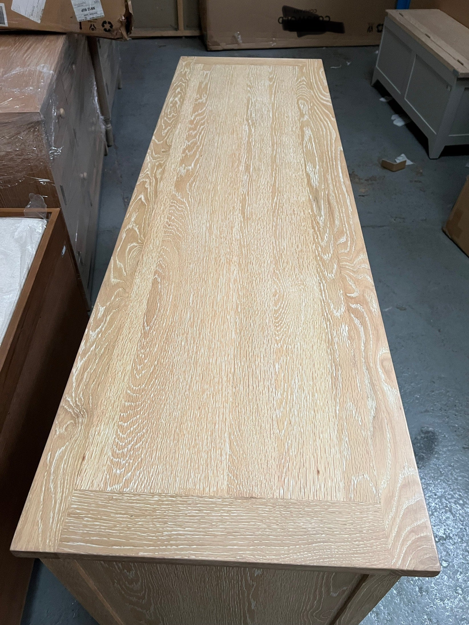 INGLESHAM WHITEWASH OAK
Double Pedestal Desk Quality Furniture Clearance Ltd