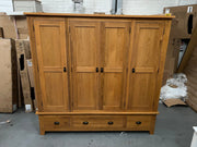OAKLAND RUSTIC OAK
Four Door Wardrobe Quality Furniture Clearance Ltd