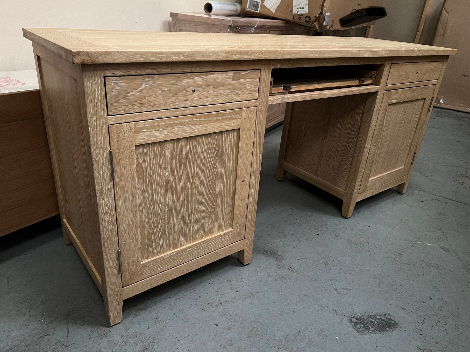 INGLESHAM WHITEWASH OAK
Double Pedestal Desk Quality Furniture Clearance Ltd