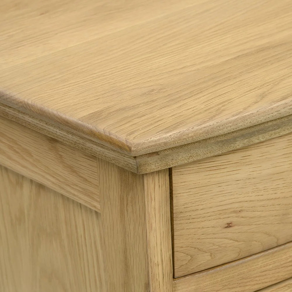 WINCHCOMBE OILED OAK
Vanity Tall Boy Quality Furniture Clearance Ltd
