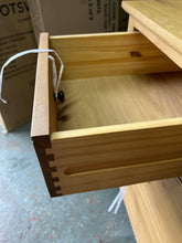 Load image into Gallery viewer, ELKSTONE MELLOW OAK 8 Drawer Wide Chest Quality Furniture Clearance Ltd
