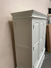 Load image into Gallery viewer, Burford Ivory Triple Wardrobe furniture delivered
