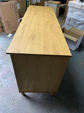Load image into Gallery viewer, ELKSTONE MELLOW OAK 8 Drawer Wide Chest Quality Furniture Clearance Ltd
