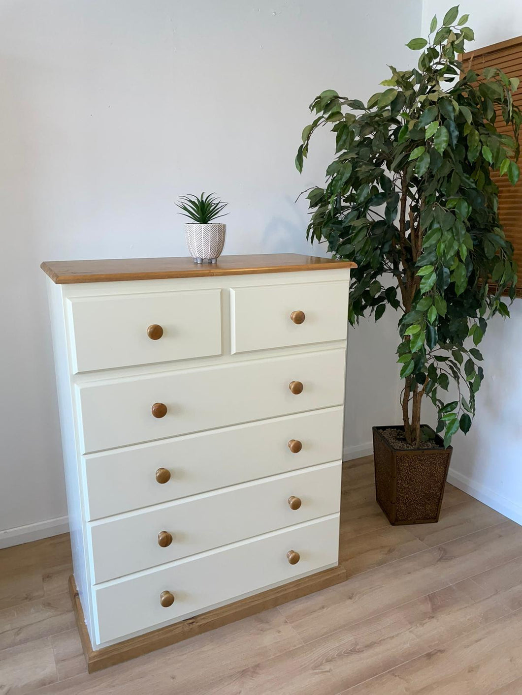 HARTFORD 2 OVER 4 DRAWER CHEST – IVORY/ PINE furniture delivered 