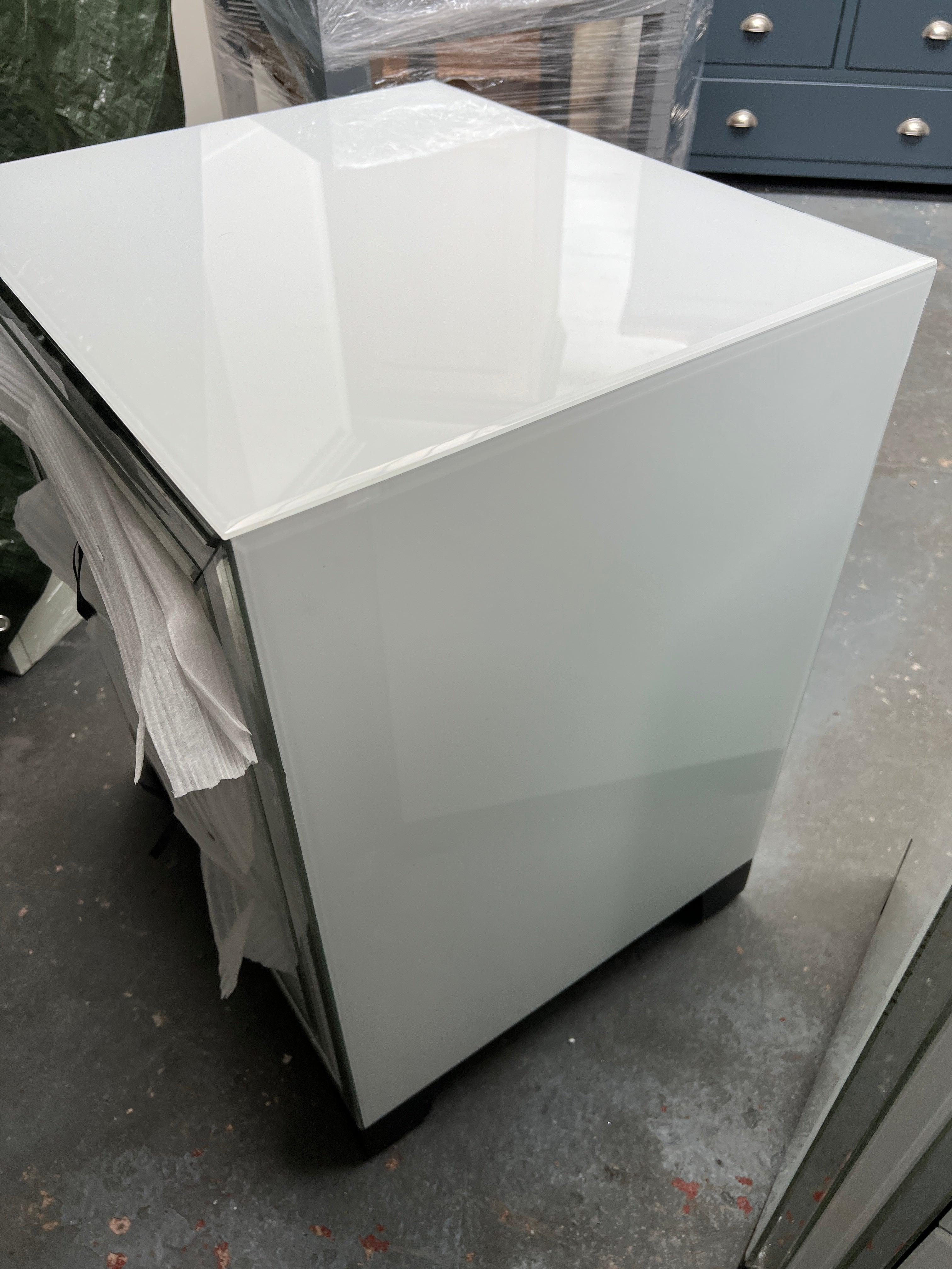 Set of 2 White Mirror 3 Drawer Bedside Cabinet Quality Furniture Clearance Ltd