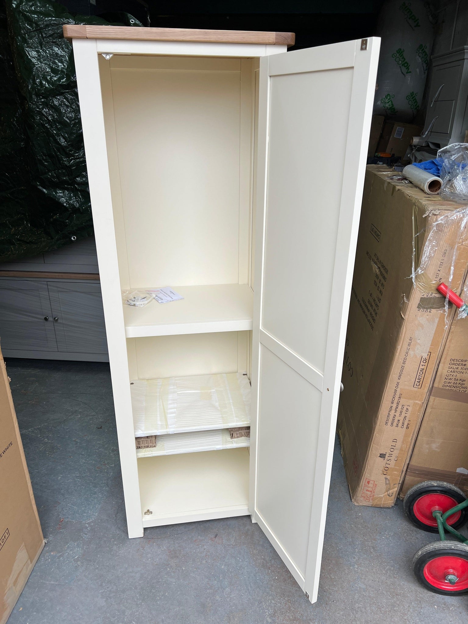 Cotswold company shaker cupboard deals