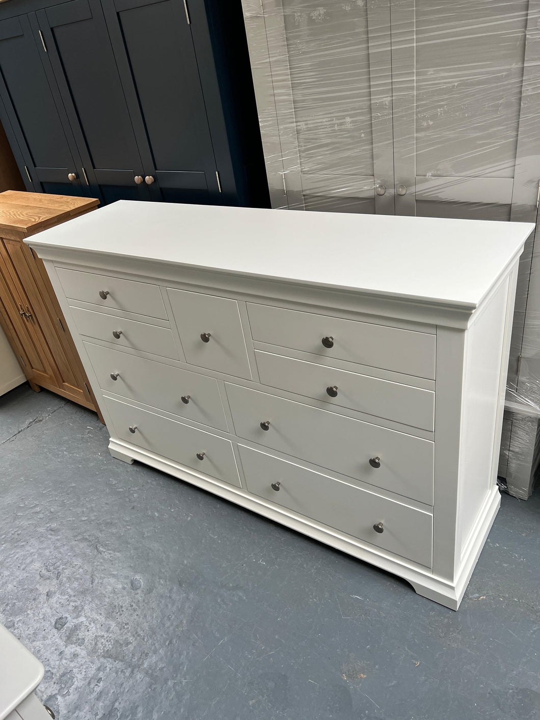 Chantilly Warm White Wide 9 Drawer Chest. furniture delivered 