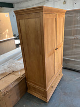 Load image into Gallery viewer, Winchcombe Oiled Oak Double Wardrobe Quality Furniture Clearance Ltd
