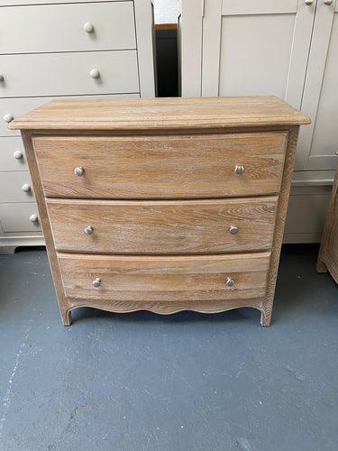 Limewash Oak 3 Drawer Chest. - furniture delivered 