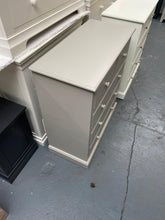 Load image into Gallery viewer, Pensham Dove Grey 2+3 Chest of Drawers furniture delivered 
